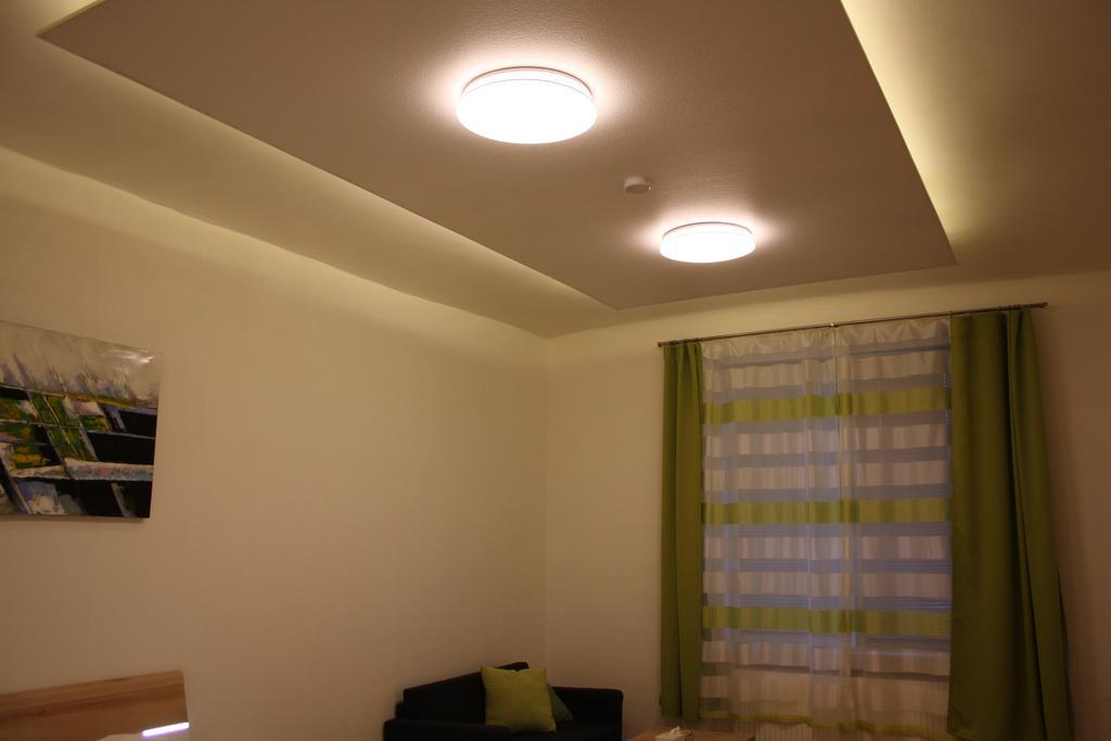 Pasettistrasse 31 Apartment Wina Bagian luar foto