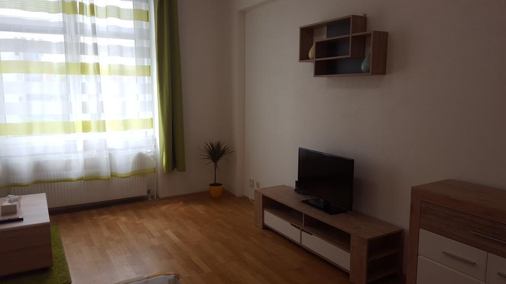 Pasettistrasse 31 Apartment Wina Bagian luar foto