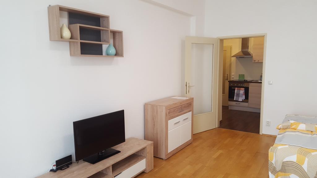 Pasettistrasse 31 Apartment Wina Bagian luar foto
